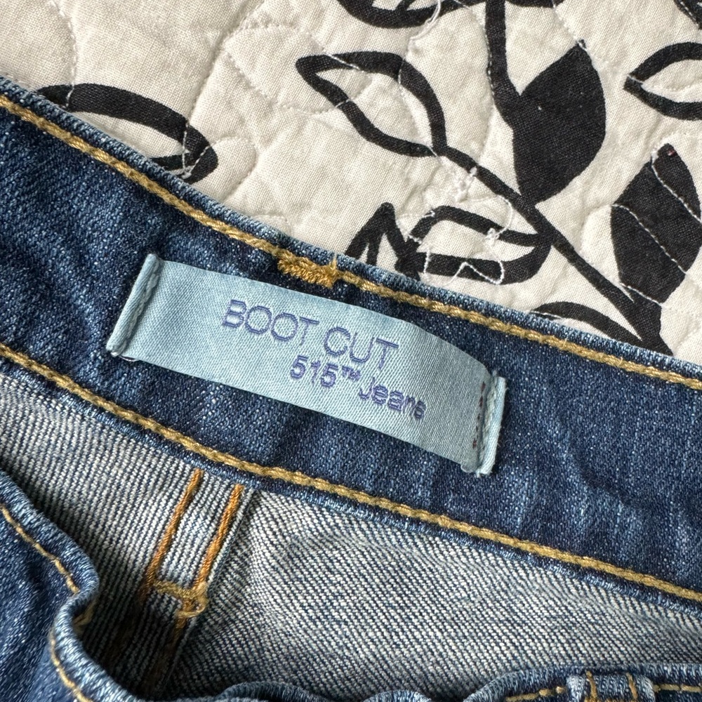 ❤️ (1)Ladies Levi’s jeans, size 10medium. Great condition. No tears or wear - Picture 4 of 13